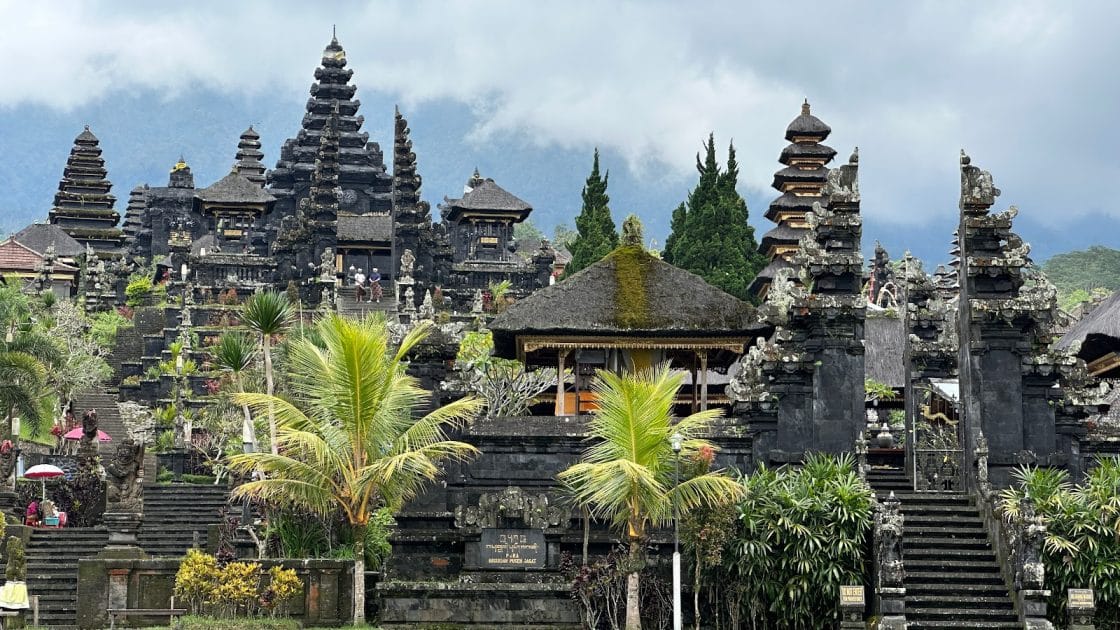 Qué ver en Indonesia, Asia Templo de Besakih