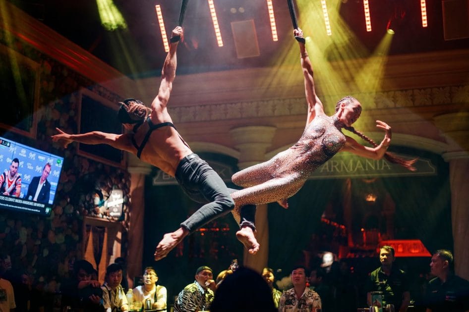 Viaje a Phuket, Tailandia Espectáculo en un club nocturno de Bangla Road