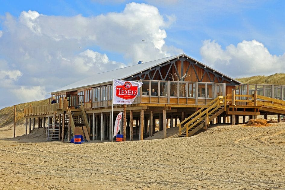 Isla de Texel, Holanda Restaurante en la playa de De Koog. By W. Bulach Own work, CC BY SA 4.0 Isla de Texel, Holanda Restaurante en la playa de De Koog