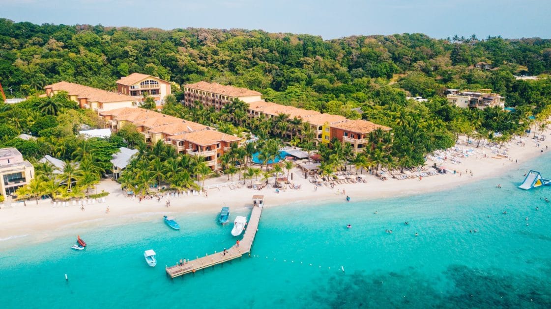 Mejores hoteles en Roatán, Honduras Infinity Bay Spa & Beach Resort. Foto de Google Maps de Infinity Bay Spa & Beach Resort Mejores hoteles en Roatán, Honduras Infinity Bay Spa & Beach Resort