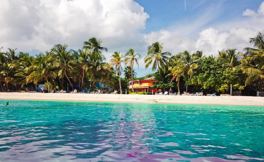 Playas de San Andrés, Providencia y Santa Catalina Cocoplum Bay. Foto de Google Maps de Hotel Cocoplum Beach Playas de San Andrés, Providencia y Santa Catalina Cocoplum Bay