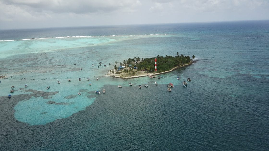 Playas de San Andrés, Providencia y Santa Catalina Haynes Cay. Foto de Google Maps de Ruthford Jay Archbold Playas de San Andrés, Providencia y Santa Catalina Haynes Cay