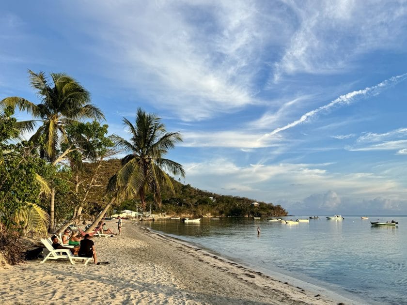Playas de San Andrés, Providencia y Santa Catalina South West Bay. Foto de Google Maps de Eric Crespin Playas de San Andrés, Providencia y Santa Catalina South West Bay