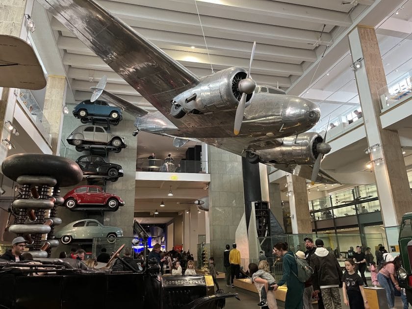 Viajar a Londres con niños Interior del Museo de Ciencias. Foto de Google Maps de Micheli Fernandes Saes Viajar a Londres con niños Interior del Museo de Ciencias