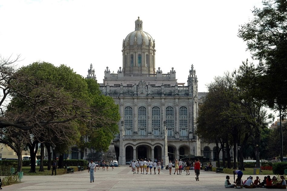 Viaje a La Habana Museo de la Revolución