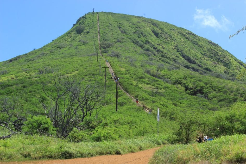 Atracciones en Honolulu, Hawái Koko Crater Railway Trail. Foto de Google Maps de Ben R Atracciones en Honolulu, Hawái Koko Crater Railway Trail