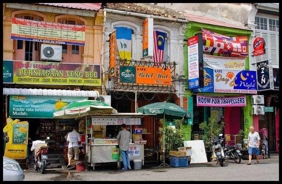 Qué ver en la isla de Penang, Malasia Lebuh Chulia. By Sheba Also 43,000 photos, CC BY SA 2.0 Qué ver en la isla de Penang, Malasia Lebuh Chulia