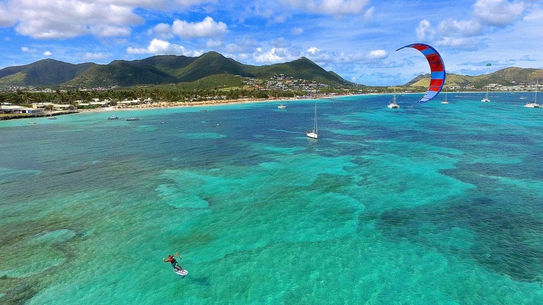 Sitios turísticos de isla San Martín en el Caribe Deportes acuáticos con Wind Adventures
