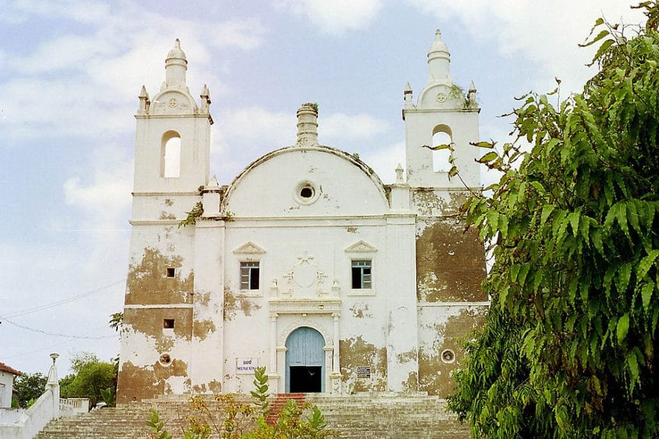 Turismo en isla Diu, India - Iglesia de Santo Tomás