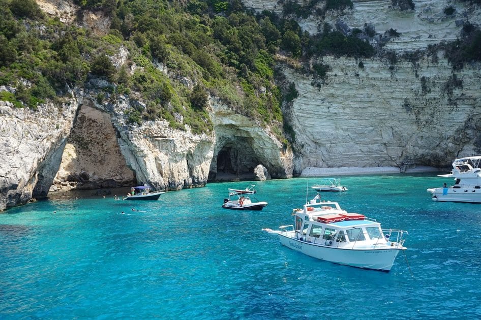 Crucero por las islas Jónicas Cuevas Azules