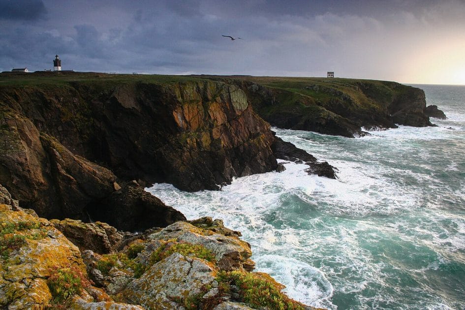 Islas de la Bretaña francesa Faro Pen Men en Groix