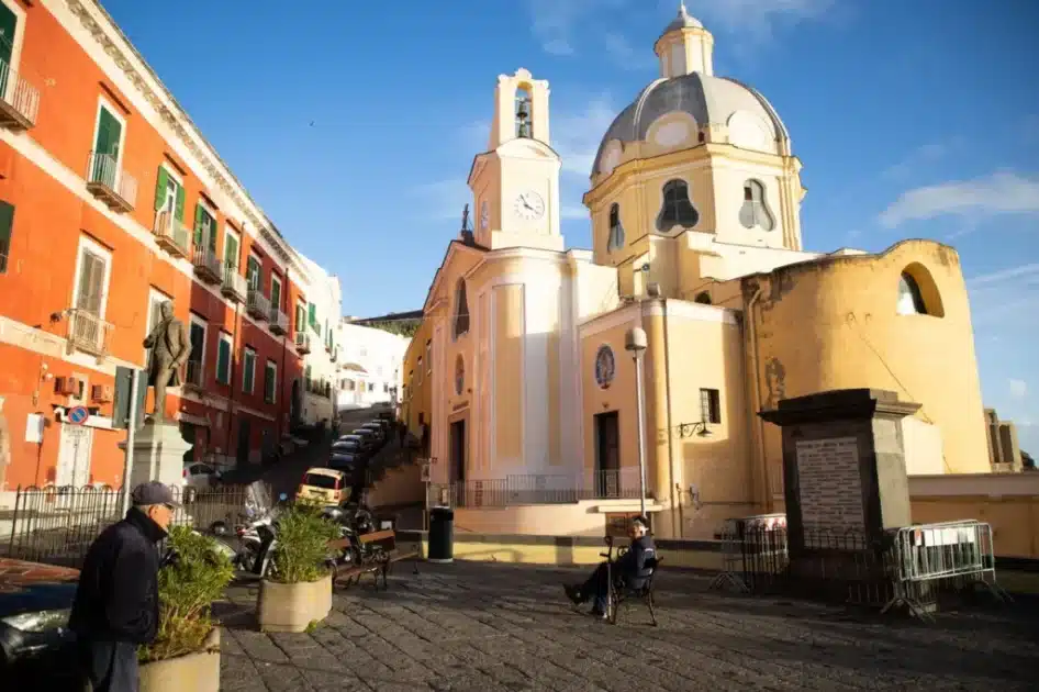 Qué ver en Procida, Italia Santa Maria delle Grazie Incoronata Qué ver en Procida, Italia Santa Maria delle Grazie Incoronata