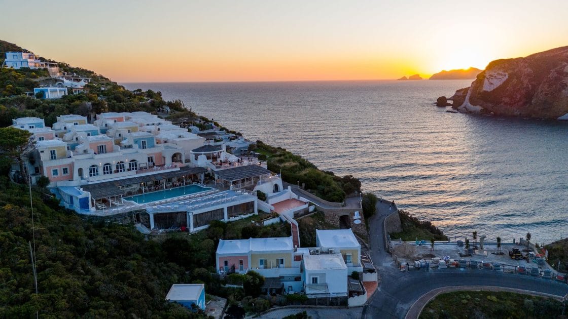 Qué ver y hacer en Islas Pontinas, Italia Hotel Chiaia di Luna
