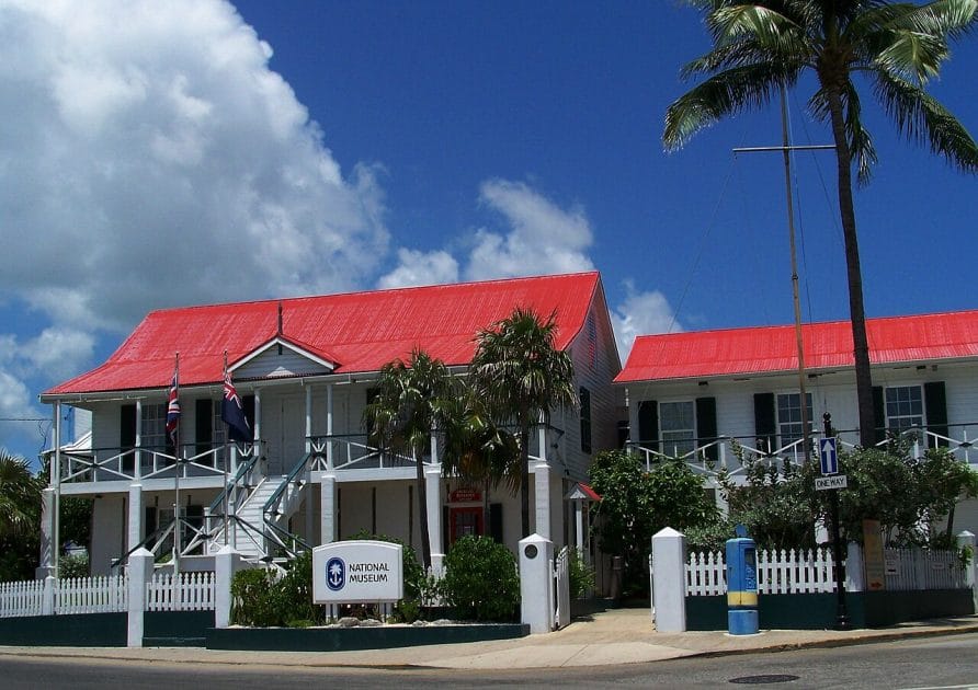 Turismo en Islas Caimán Museo Nacional. Por Lhb1239 Trabajo propio, CC BY SA 3.0 Turismo en Islas Caimán Museo Nacional