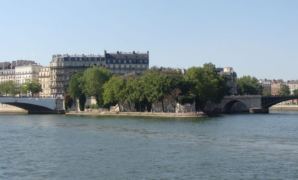 Turismo en París Île Saint Louis. By Jebulon Own work, CC BY SA 3.0 Turismo en París Île Saint Louis