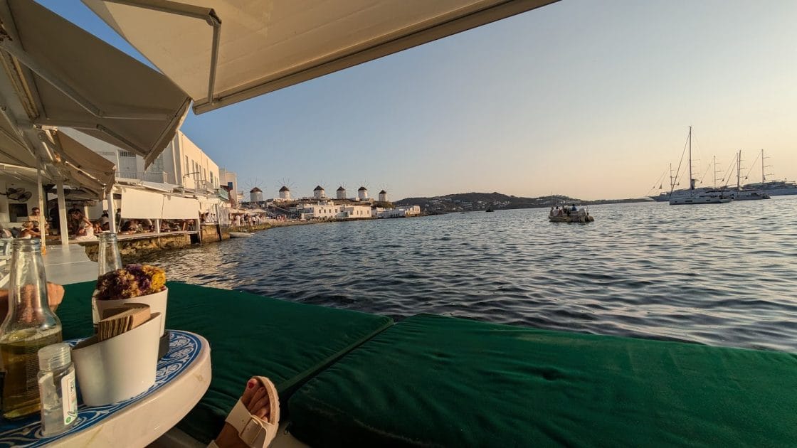 Mejores islas Cícladas para visitar Scarpa Bar
