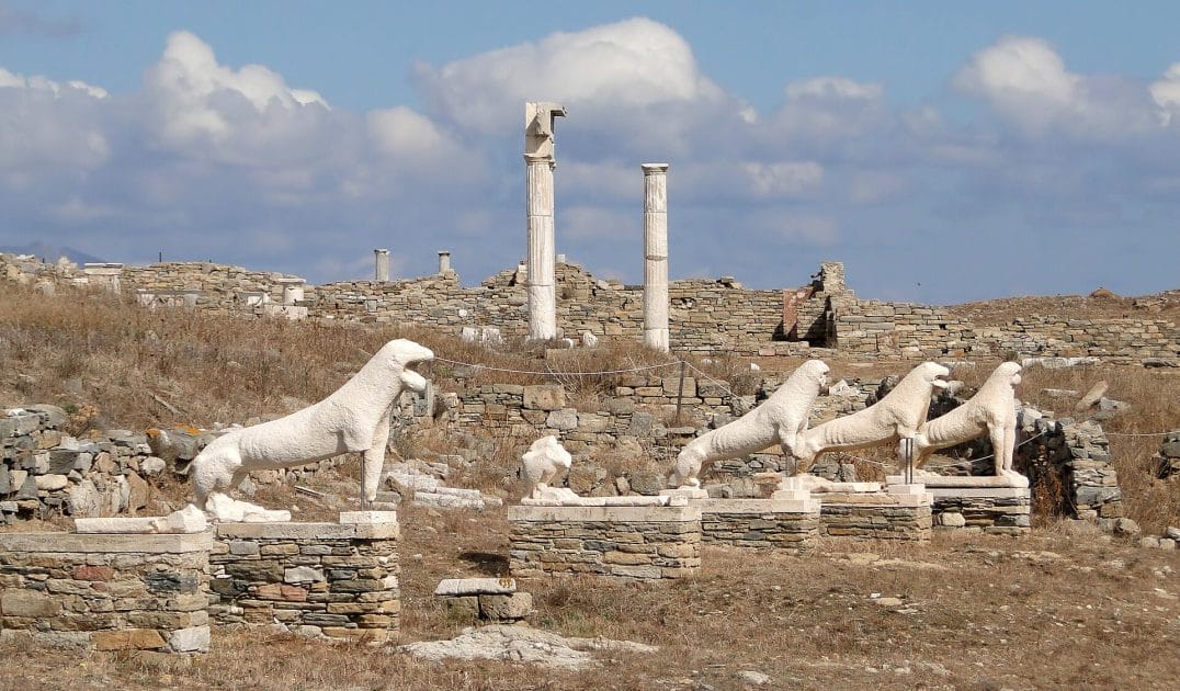 Mejores islas Cícladas para visitar Terraza de los Leones de Delos