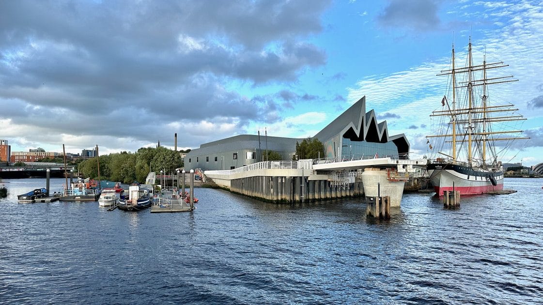 Viaje por Escocia en 7 días Riverside Museum. By Dave souza Own work, CC BY SA 4.0 Viaje por Escocia en 7 días Riverside Museum