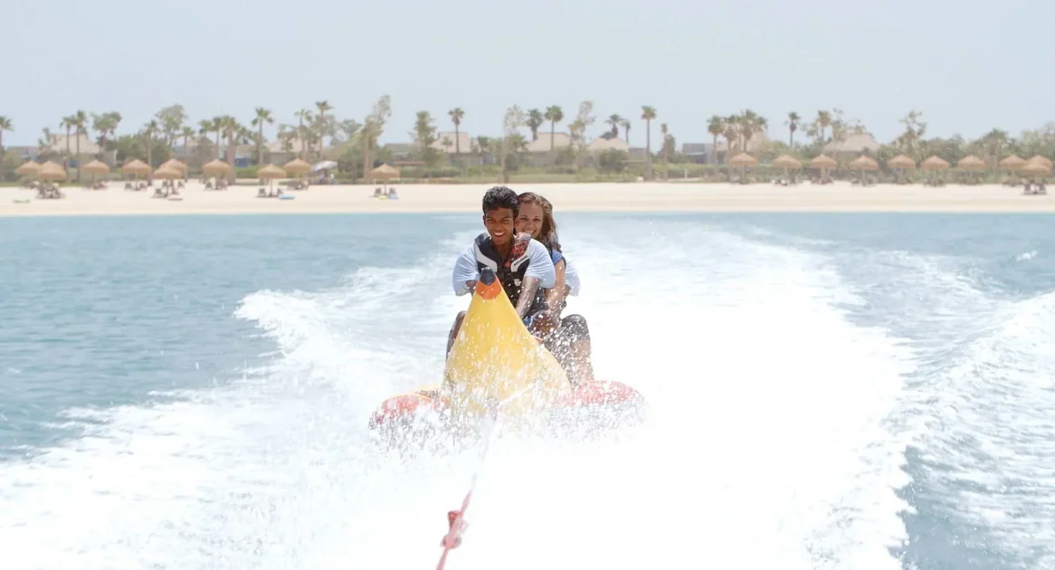 Islas de Qatar Diversión en banana boat