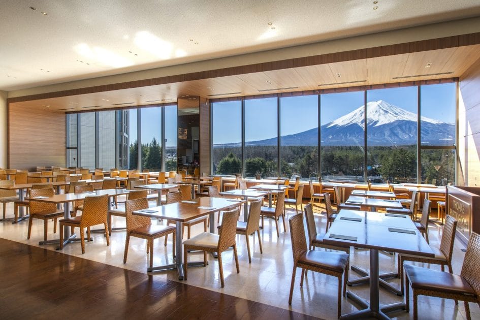 Visita al Monte Fuji Buffet dining Fujiyama Terrace