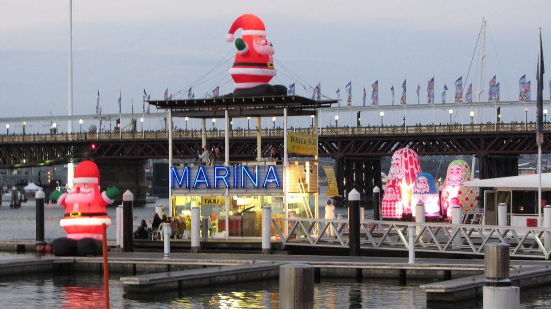 Decoración navideña en Darling Harbour Decoración navideña en Darling Harbour