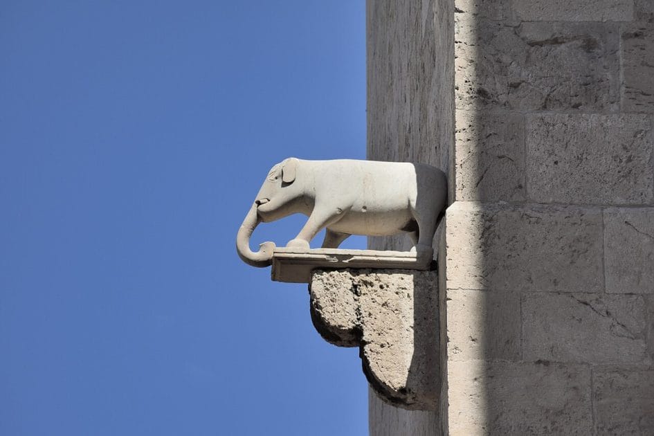 El icónico elefante de la torre 