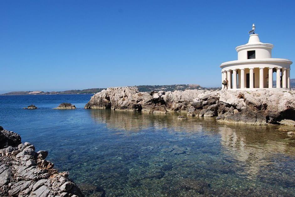 Faro de Saint Theodore