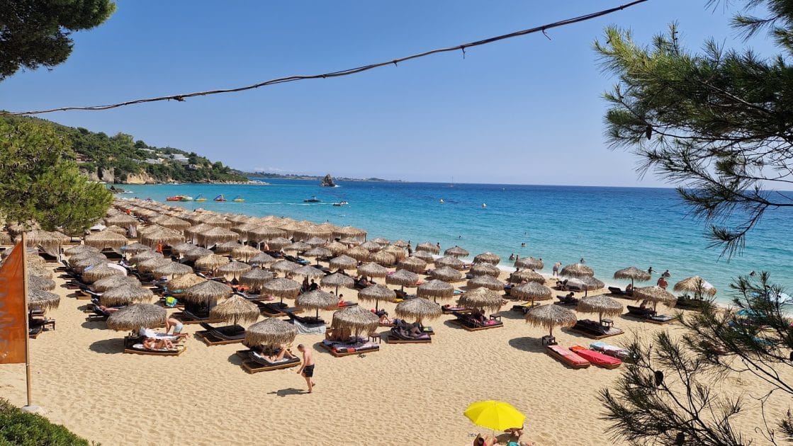 Makris Gialos Beach