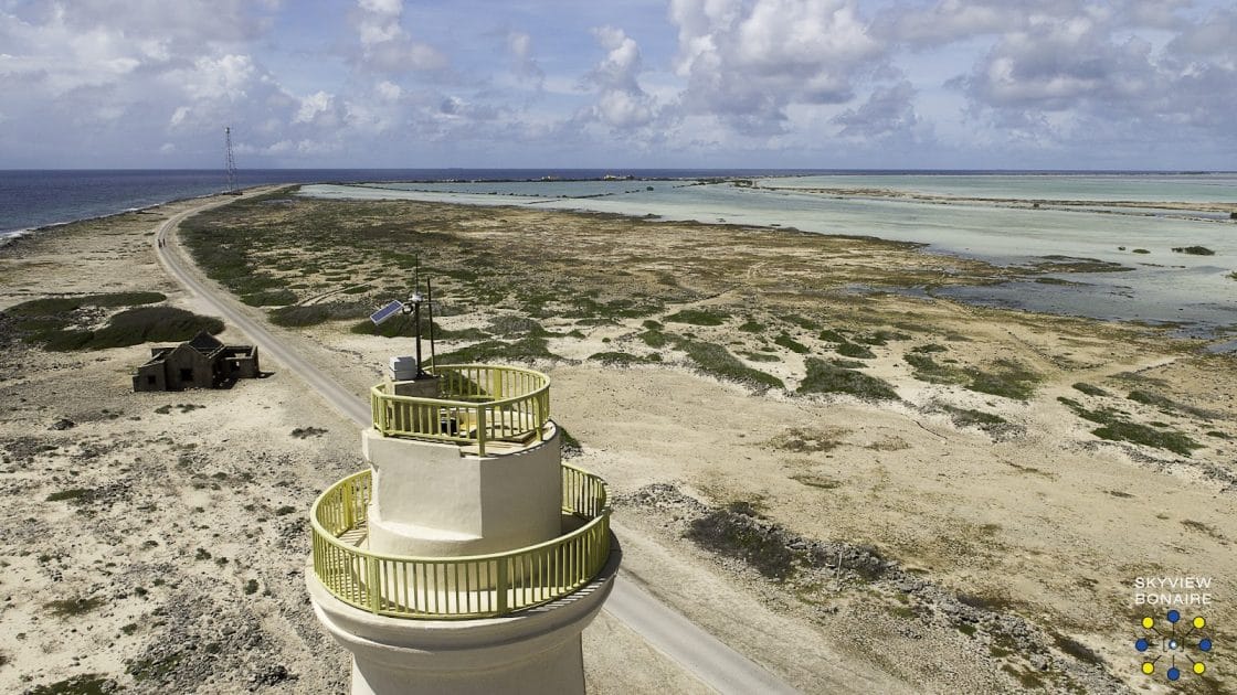 Faro Willemstoren Foto de Google Maps de Marcel van der Kamp, Skyview Bonaire Faro Willemstoren