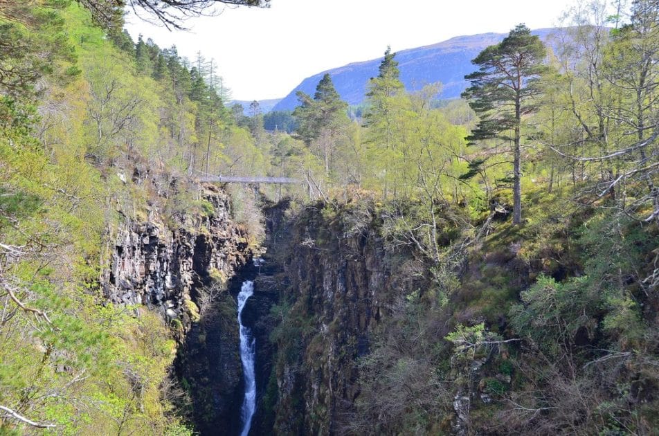 Corrieshalloch Gorge By Falls of Measach and footbridge, Corrieshalloch Gorge by Jim Barton, CC BY SA 2.0 Corrieshalloch Gorge