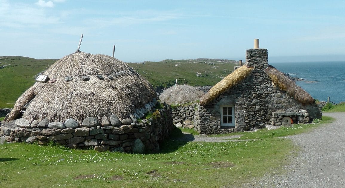 Gearrannan Blackhouse Village By HelgeRieder Own work, CC BY SA 3.0 Gearrannan Blackhouse Village