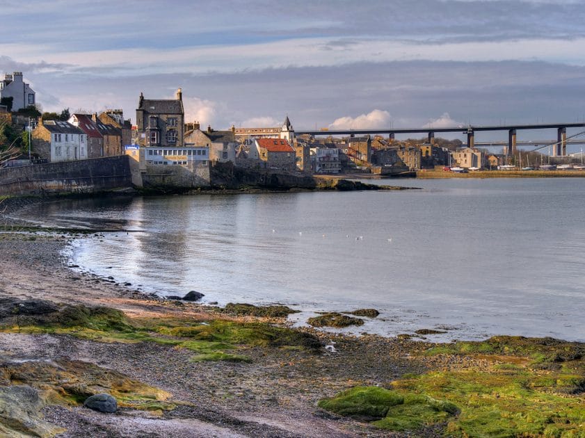 South Queensferry By Queensferry, The Craigs by David Dixon, CC BY SA 2.0 South Queensferry