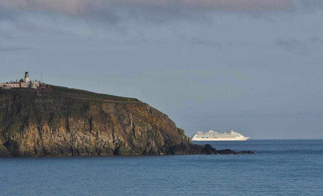 Sumburgh Head By Ronnie Robertson Brilliance Of The Seas IMG 6756, CC BY SA 2.0 Sumburgh Head