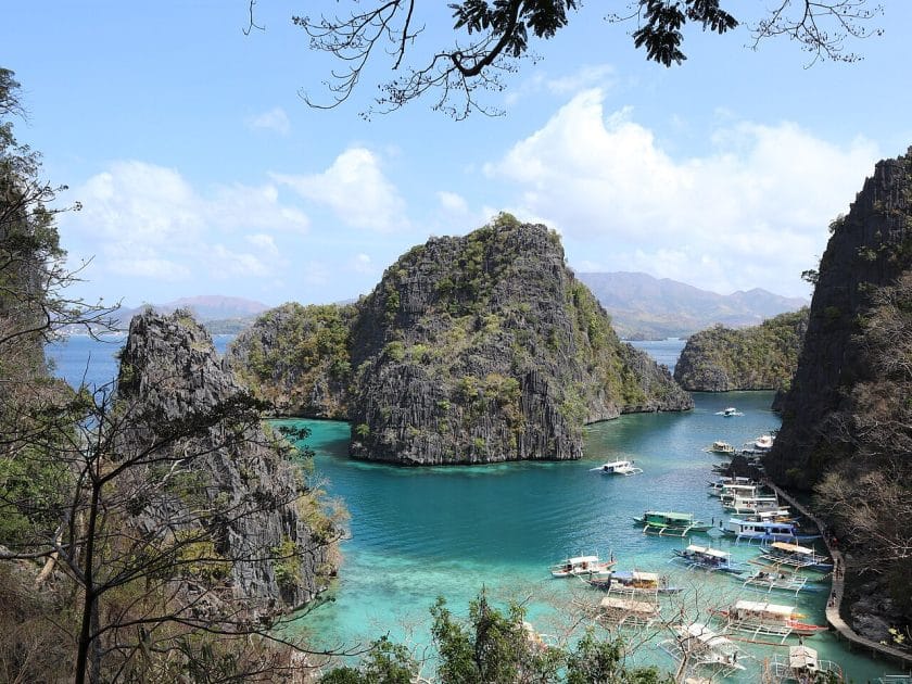 Kayangan Lake By Patrickroque01 Taken using my own camera, CC BY SA 4.0 Kayangan Lake 0
