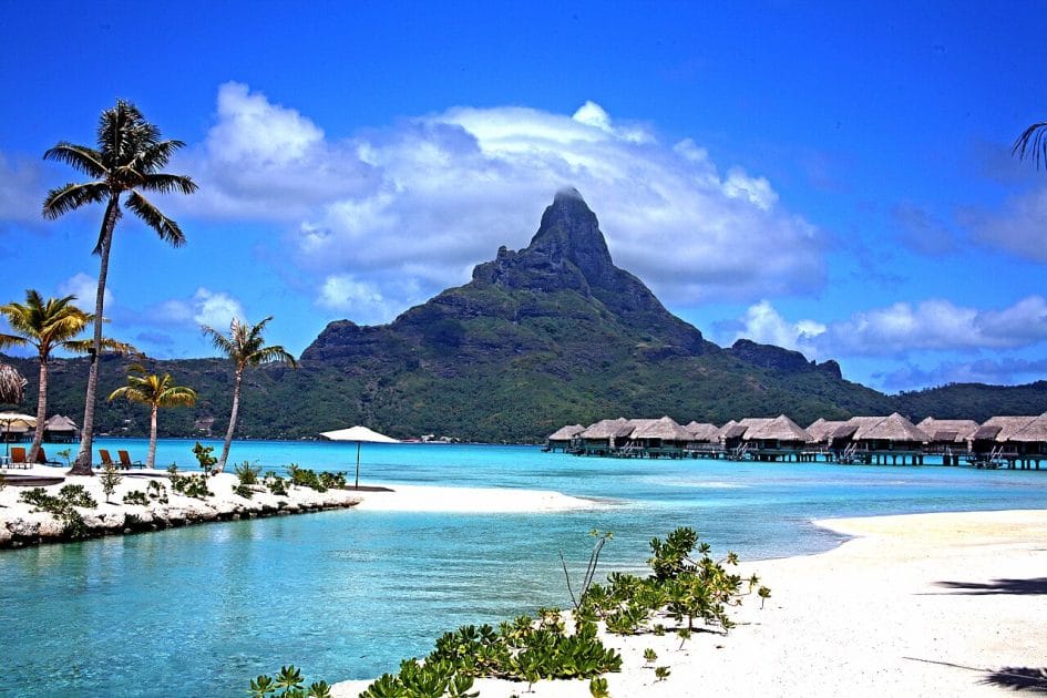 Monte Otemanu en Bora Bora By K5 Boardshop Own work, CC BY SA 3.0 Monte Otemanu en Bora Bora