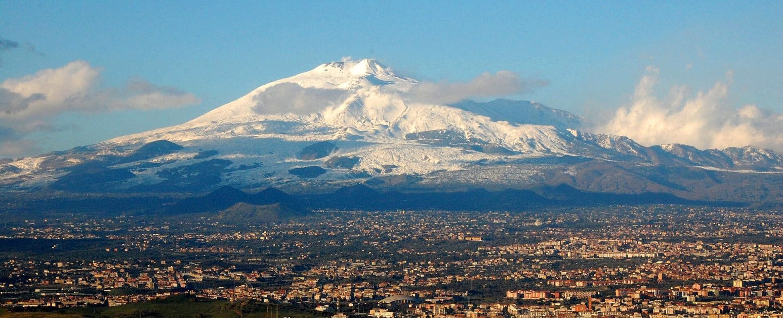 Monte Etna By BenAveling Own work, CC BY SA 4.0 Monte Etna