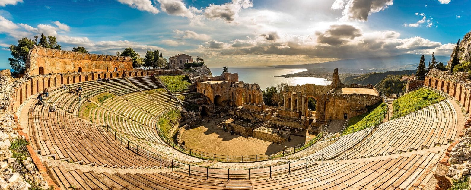 Teatro griego de Taormina By Solomonn Levi Own work, CC BY SA 4.0 Teatro griego de Taormina